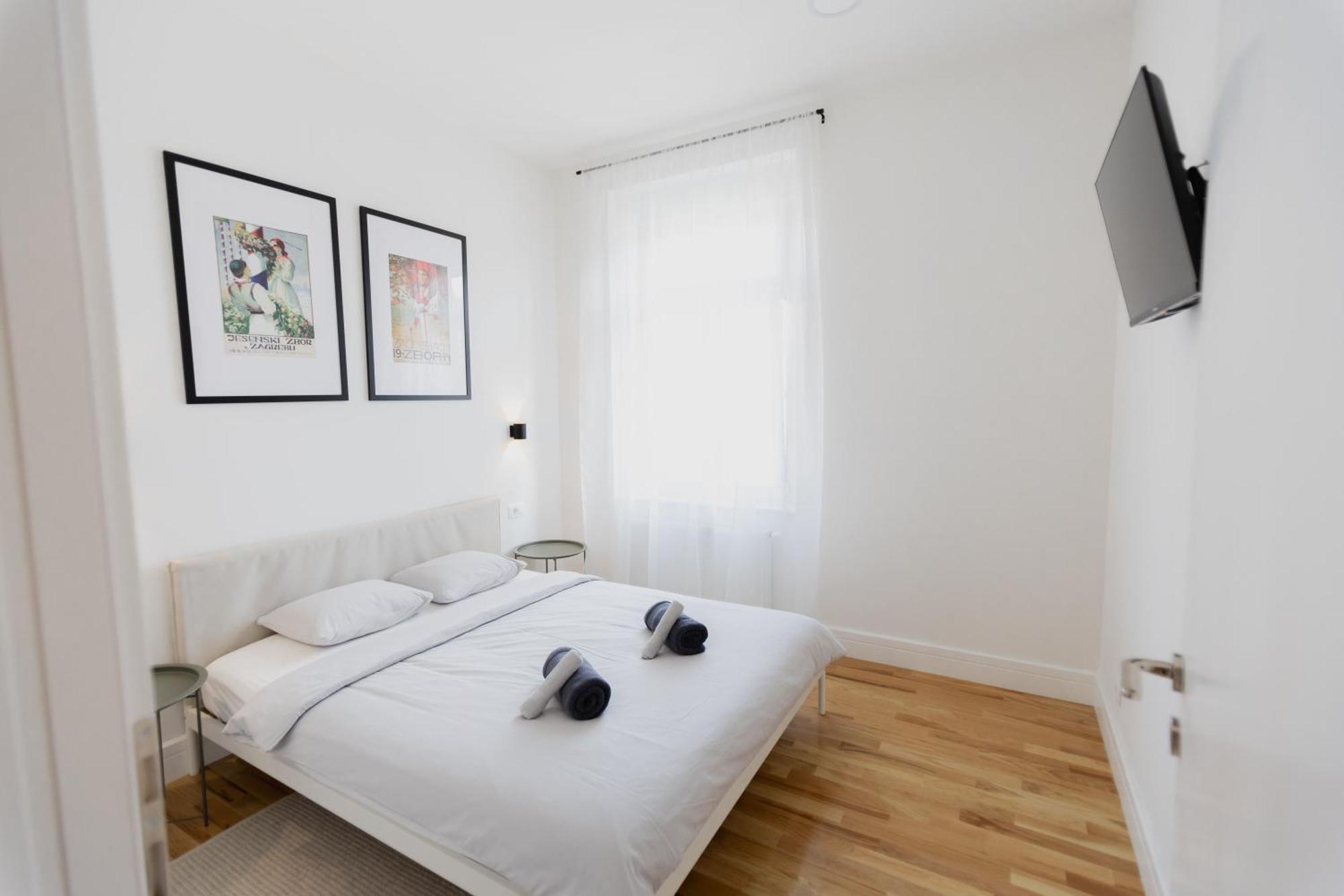 Apartment Twenty2 *